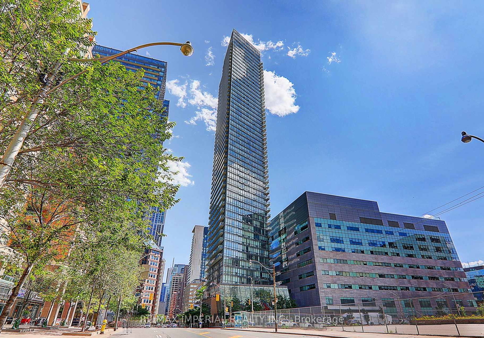 832-bay-street-toronto-toronto-ontario-c13714300