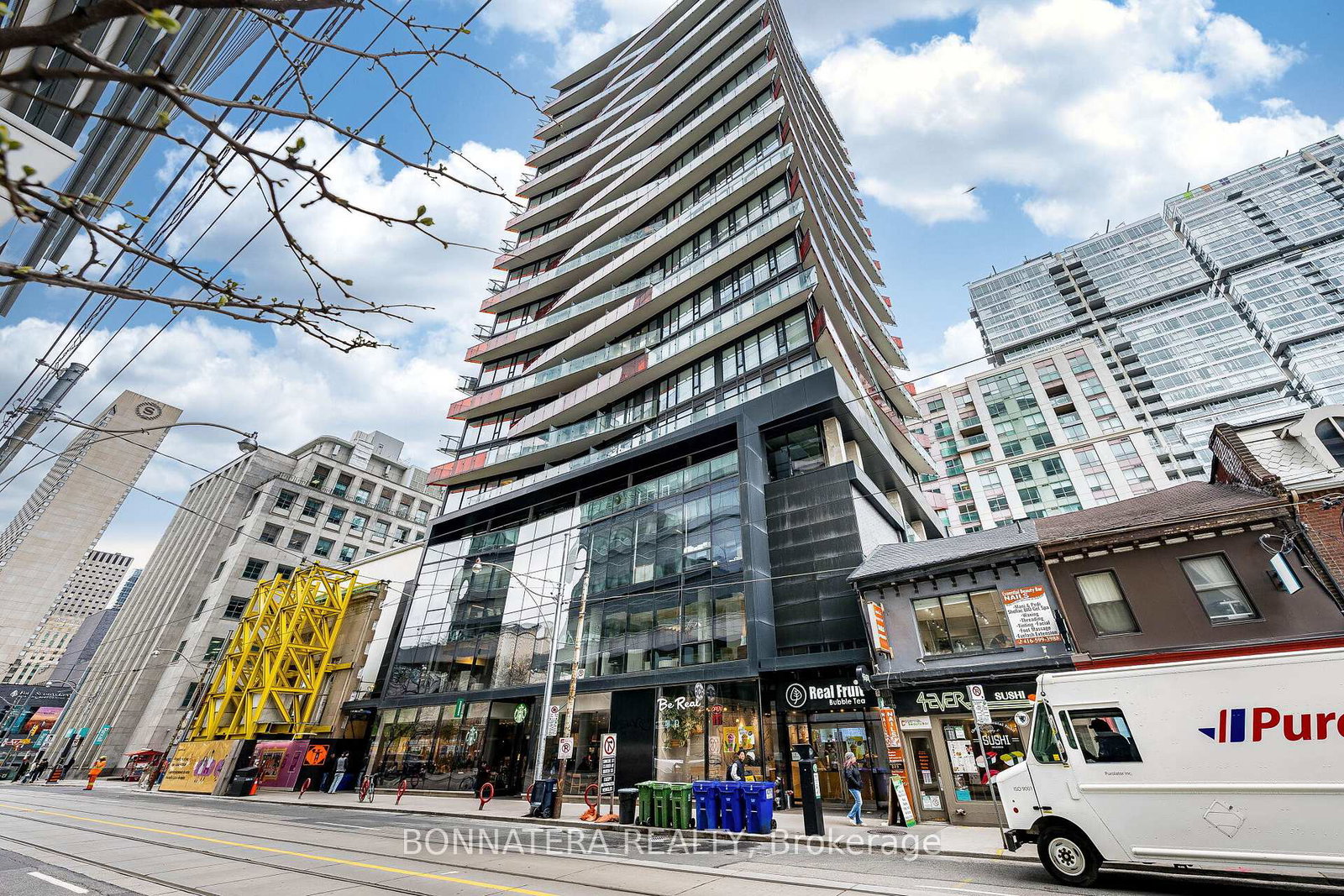 215-queen-street-w-toronto-toronto-ontario-c13714306