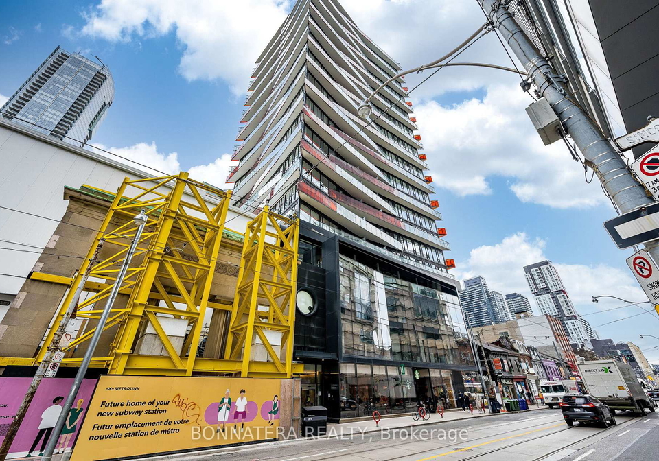 215-queen-street-w-toronto-toronto-ontario-c13714306