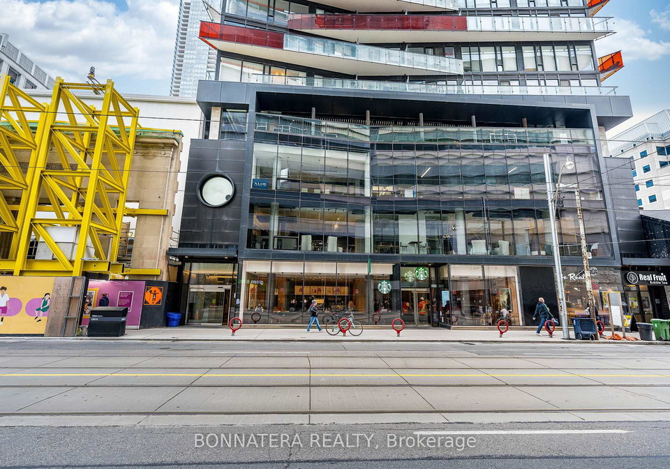 215-queen-street-w-toronto-toronto-ontario-c13714306