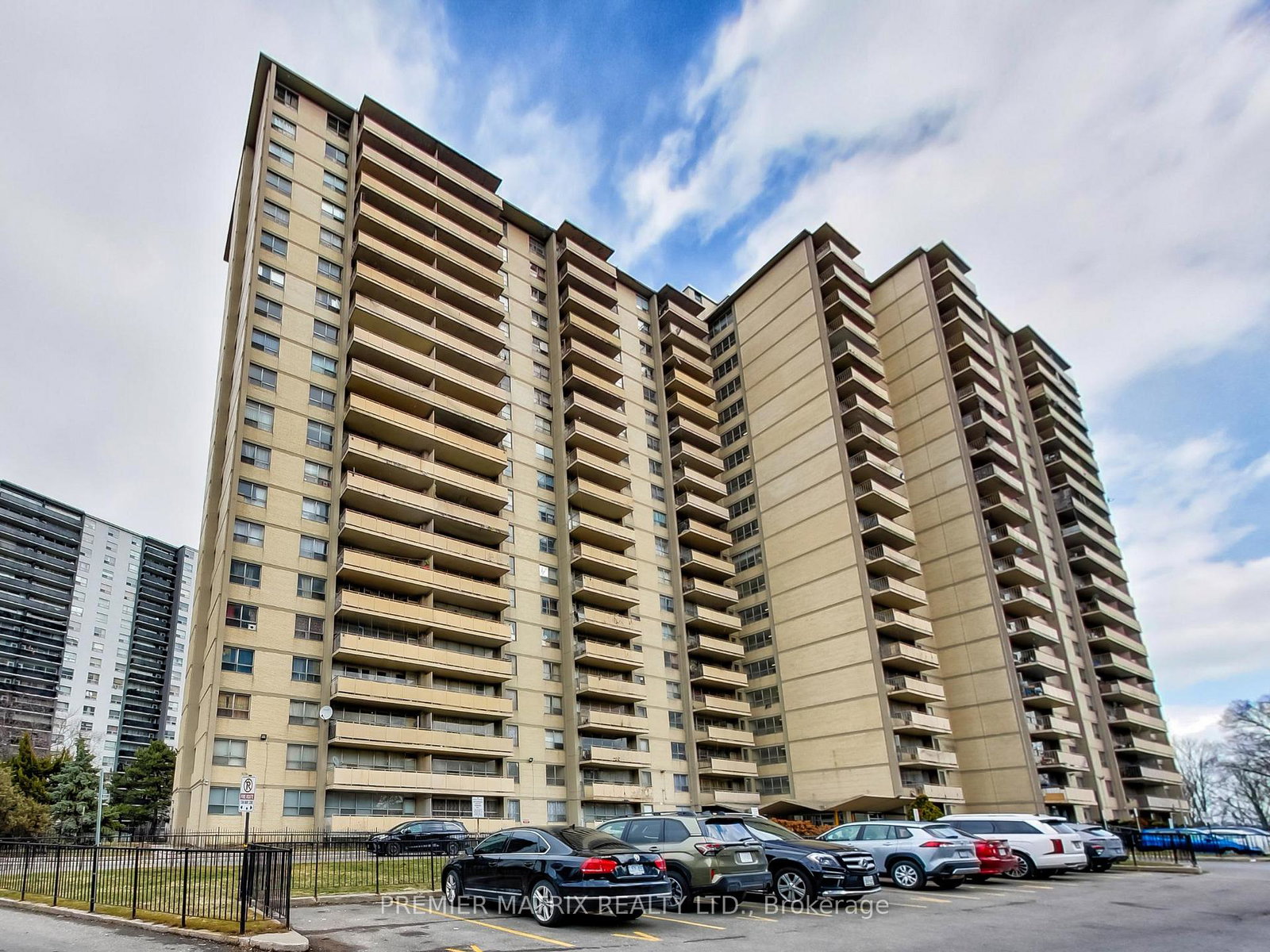 65-thorncliffe-park-drive-toronto-east-york-ontario-c13714332