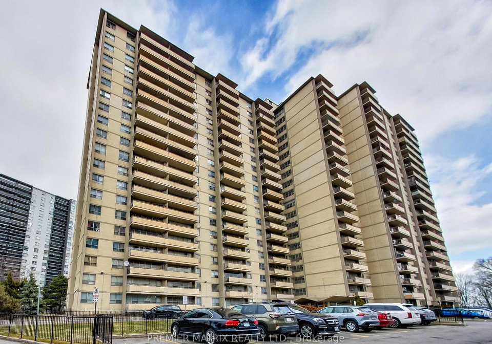 65-thorncliffe-park-drive-toronto-east-york-ontario-c13714332