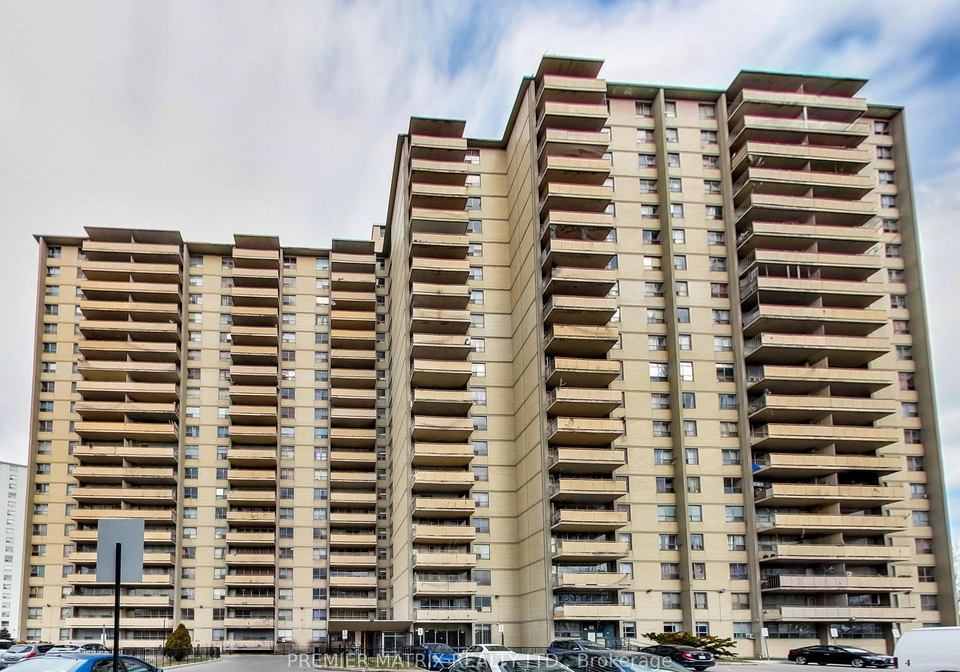 65-thorncliffe-park-drive-toronto-east-york-ontario-c13714332
