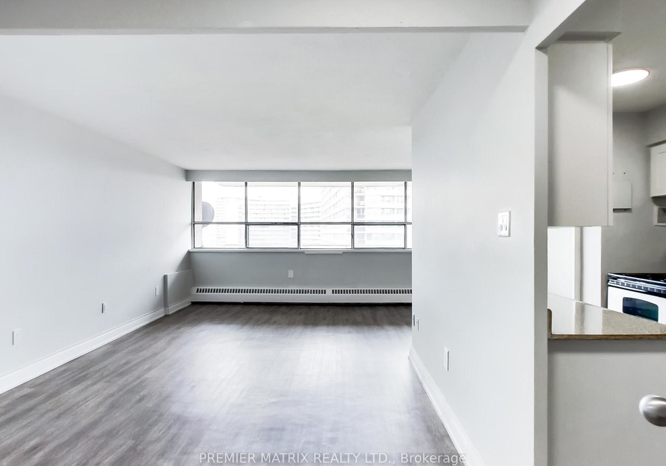 65-thorncliffe-park-drive-toronto-east-york-ontario-c13714332
