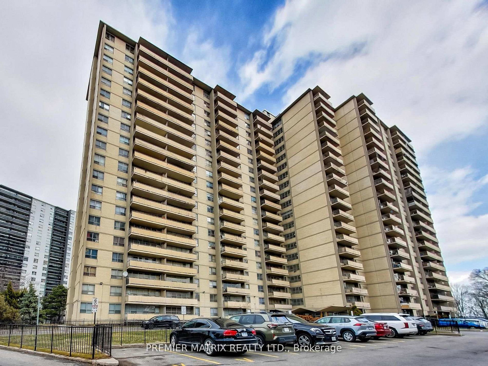 65-thorncliffe-park-drive-toronto-east-york-ontario-c13714468