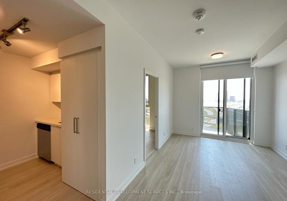 30-tretti-way-toronto-toronto-ontario-c13714728
