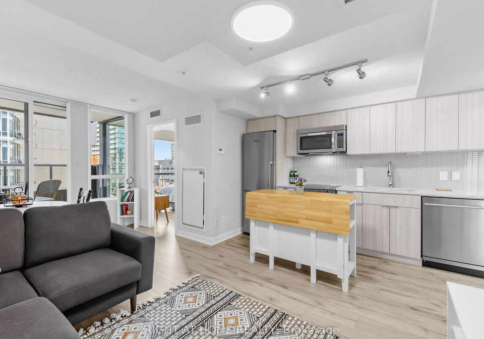 295-adelaide-street-w-toronto-toronto-ontario-c13715444