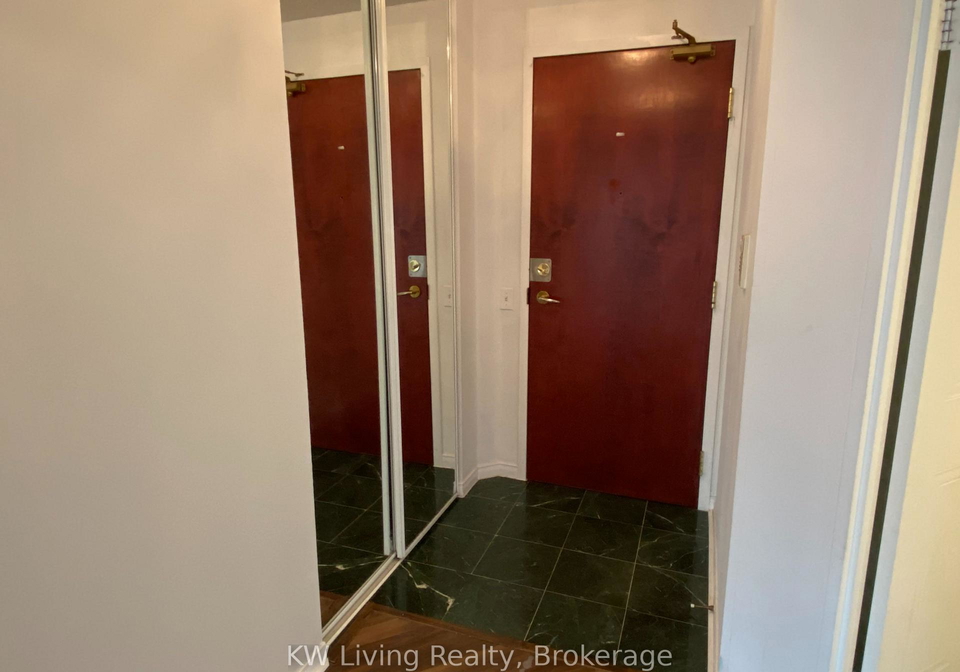 750-bay-street-toronto-toronto-ontario-c13715614