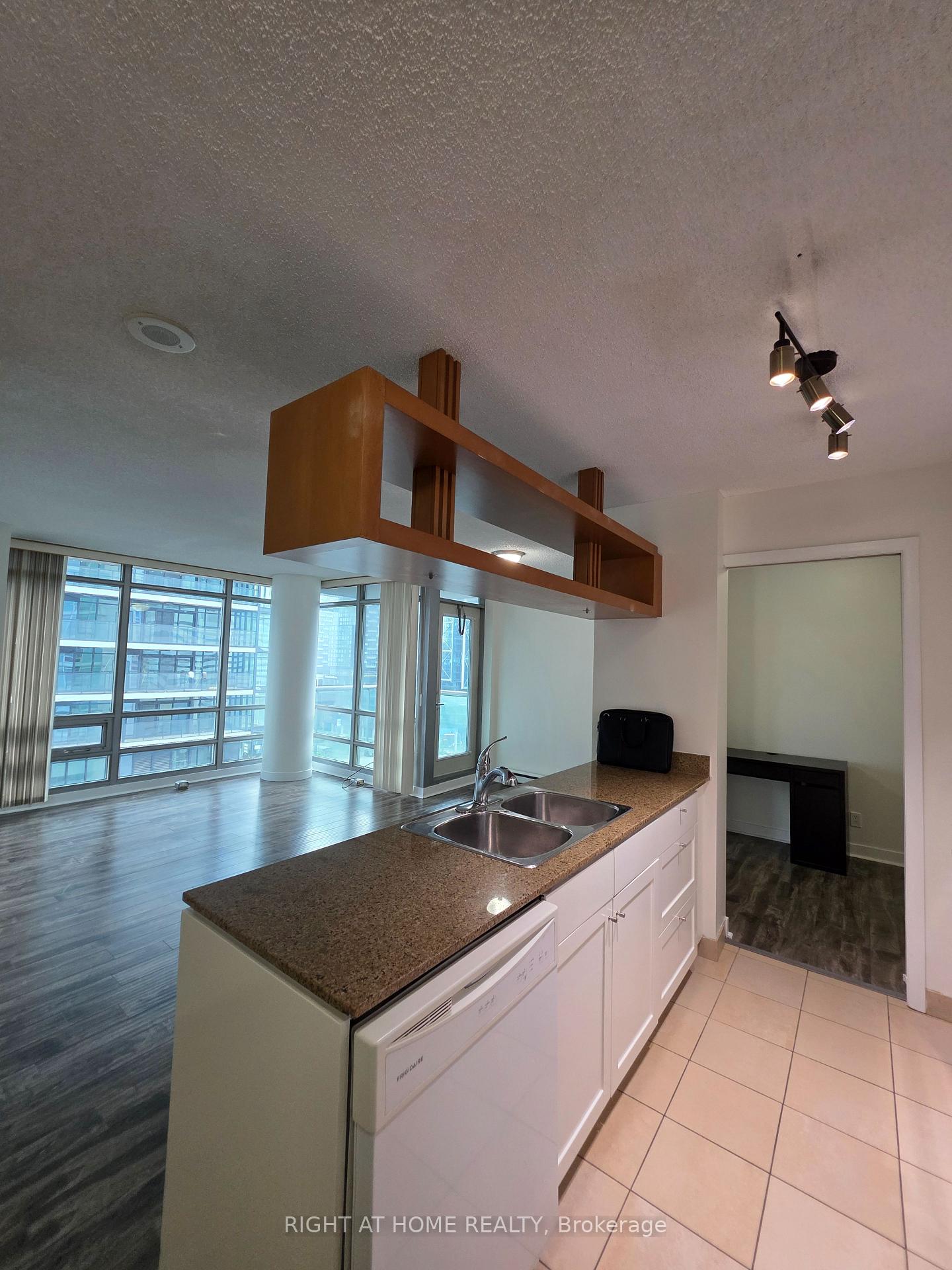 81-navy-wharf-court-toronto-toronto-ontario-c13715788