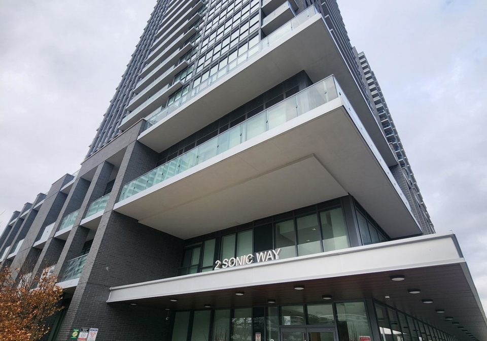 2-sonic-way-toronto-east-york-ontario-c13716506