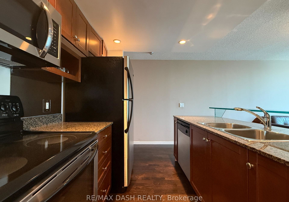 208-queens-quay-w-toronto-toronto-ontario-c13716680