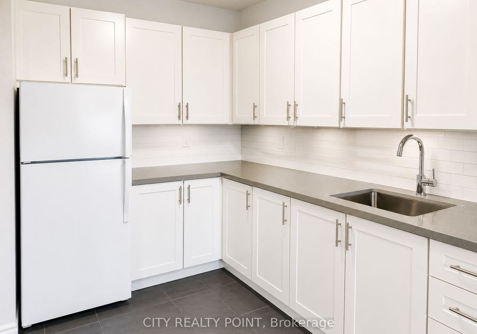 525-eglinton-avenue-e-toronto-toronto-ontario-c13717040