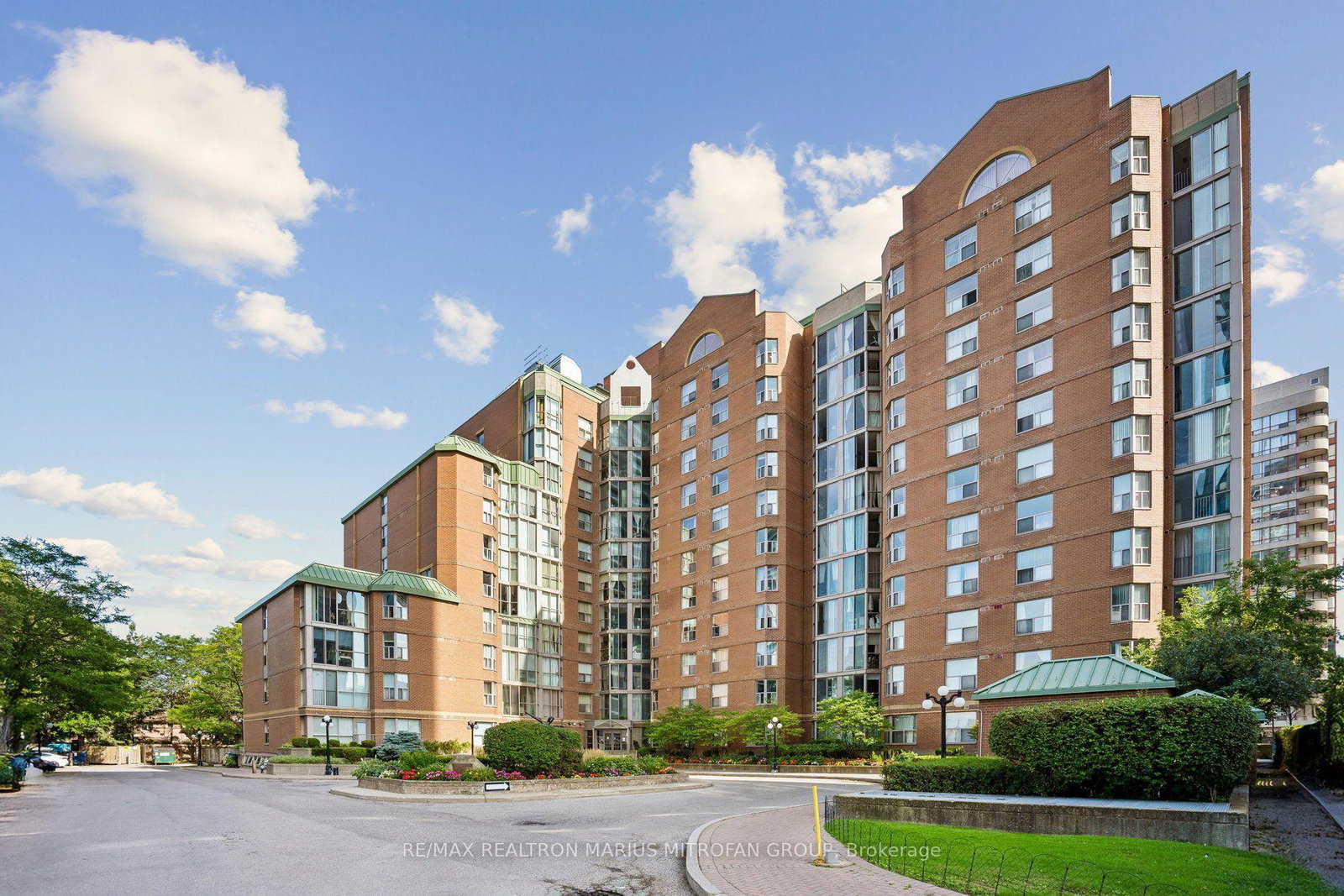 5795-yonge-street-toronto-north-york-ontario-c13717336