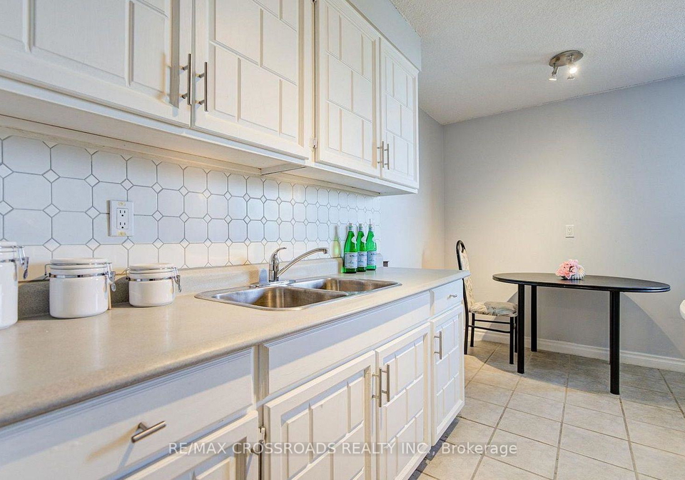 10-muirhead-road-toronto-north-york-ontario-c13718136