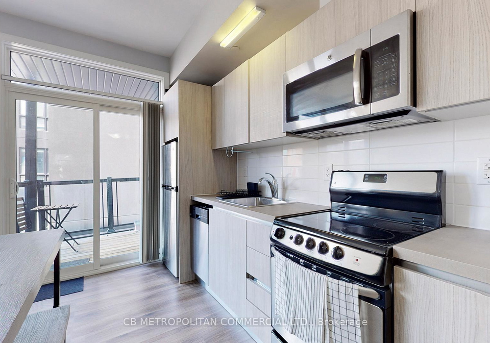 335-college-street-toronto-toronto-ontario-c13718196