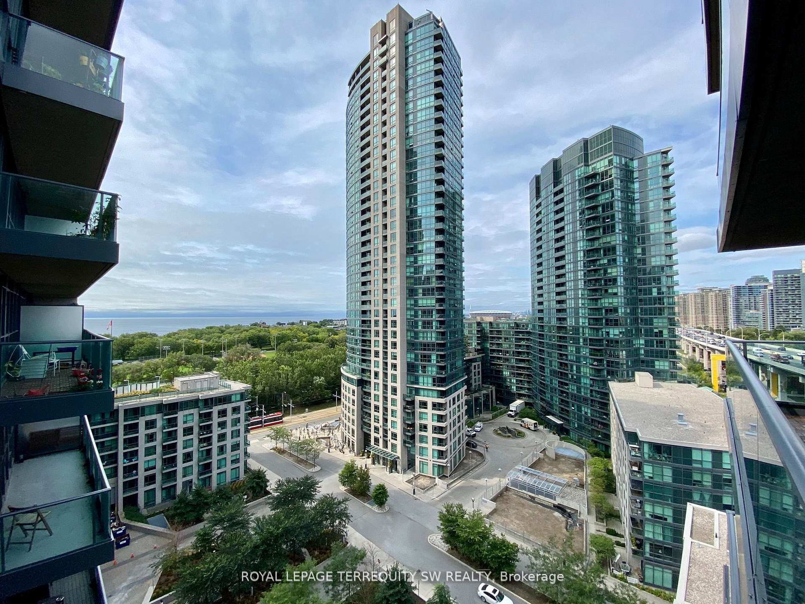 209-fort-york-boulevard-toronto-toronto-ontario-c13719306
