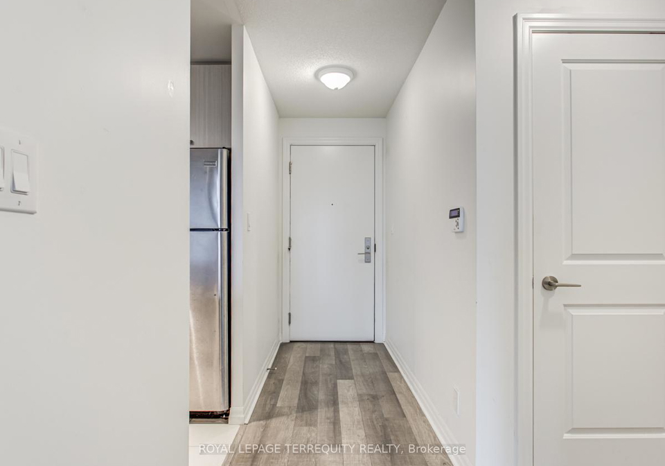 2015-sheppard-avenue-e-toronto-north-york-ontario-c13719528