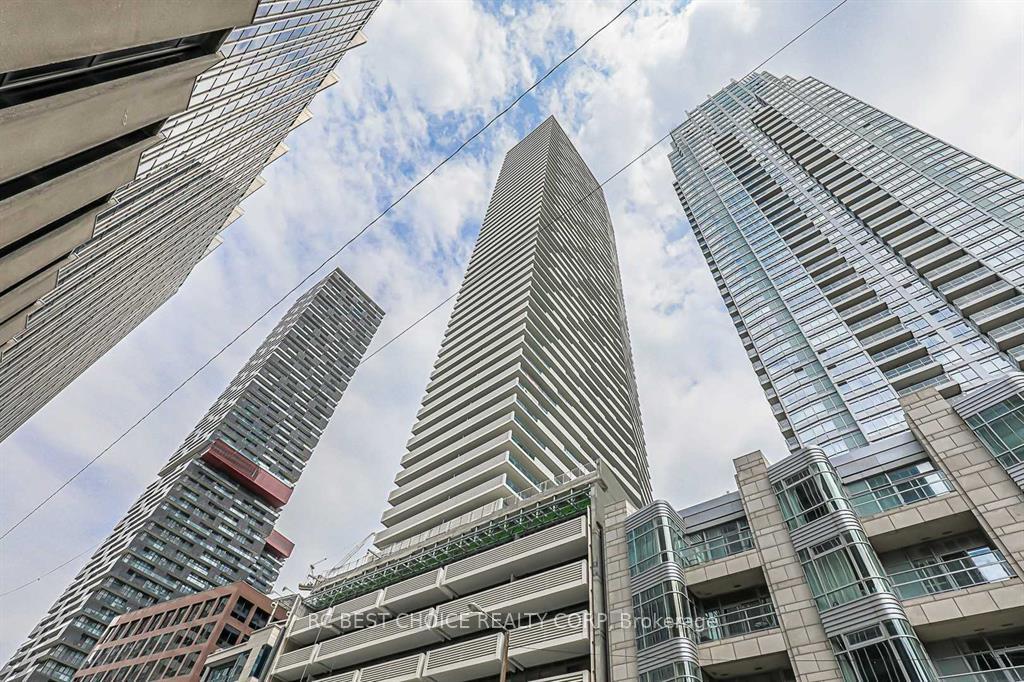 2221-yonge-street-toronto-toronto-ontario-c13719926