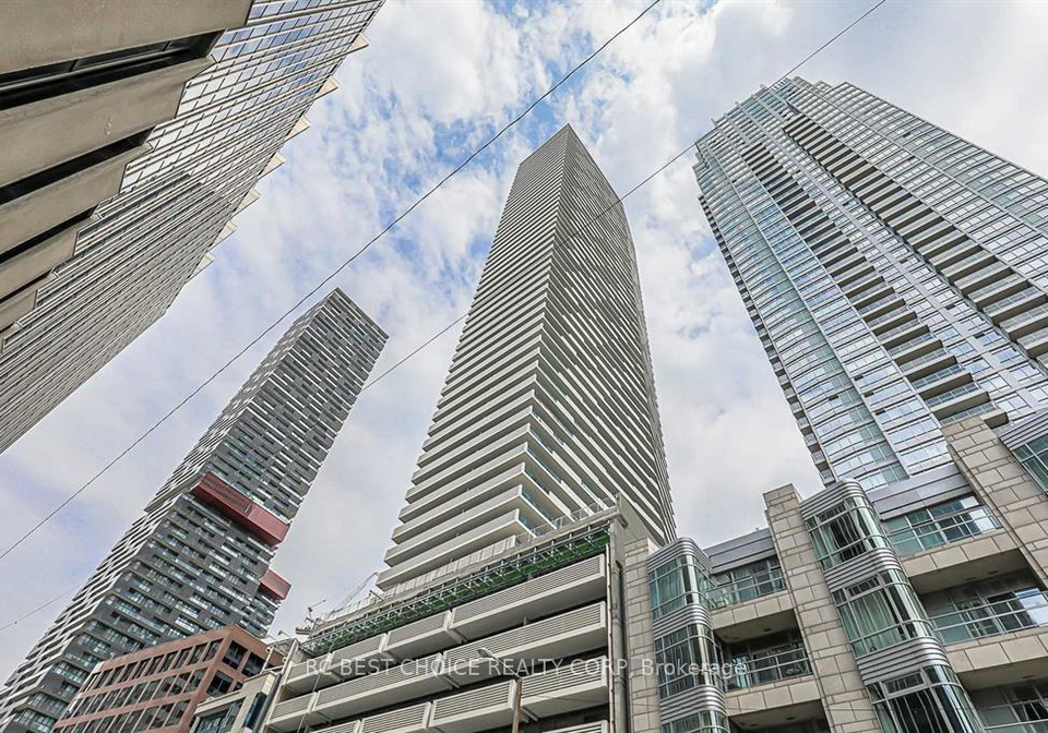 2221-yonge-street-toronto-toronto-ontario-c13719926