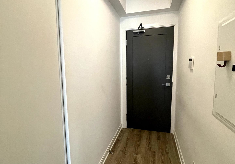 42-charles-street-e-toronto-toronto-ontario-c13720378