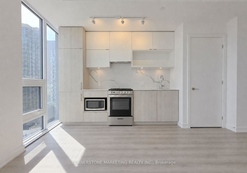 100-queen-street-e-toronto-toronto-ontario-c13720536