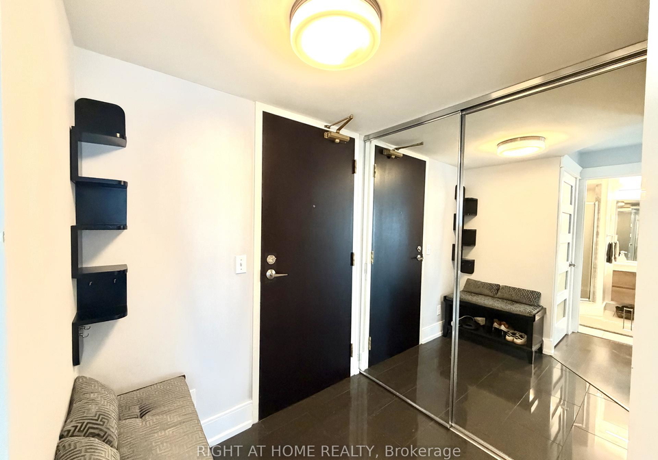 30-grand-trunk-crescent-toronto-toronto-ontario-c13720702