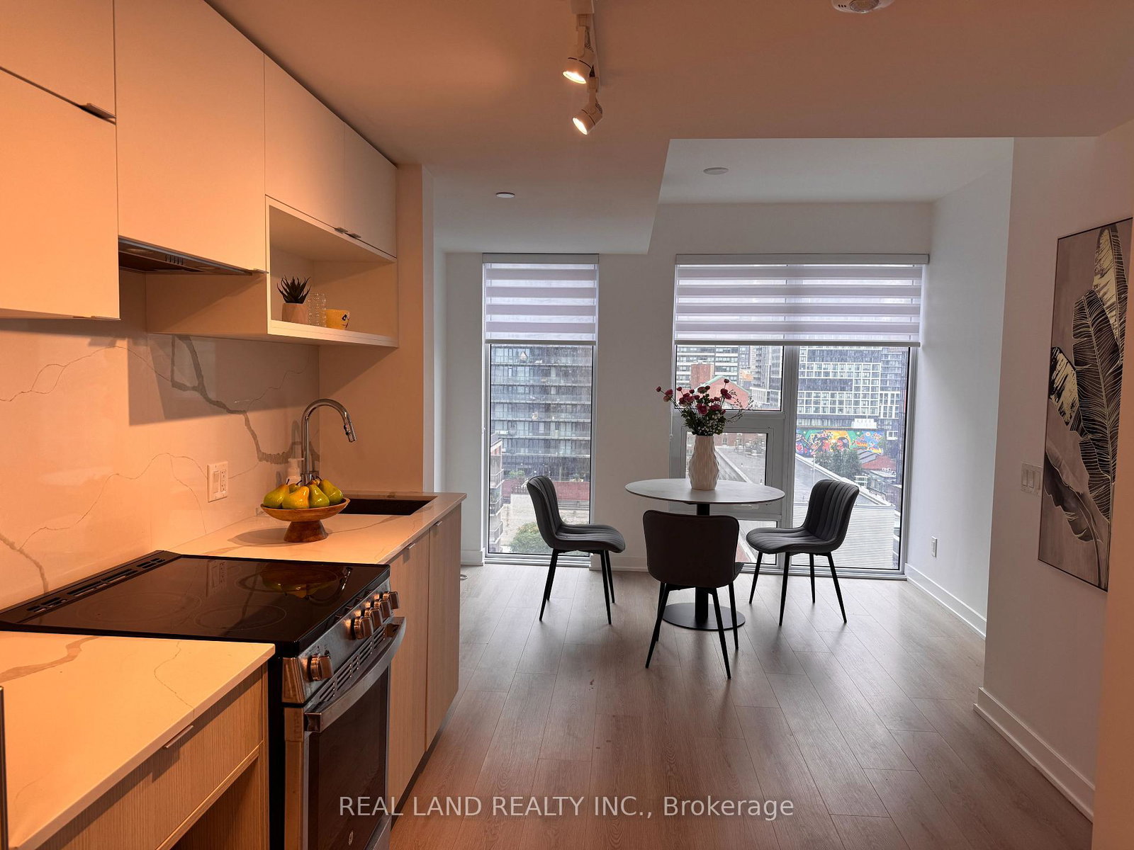 100-queen-street-e-toronto-toronto-ontario-c13720822