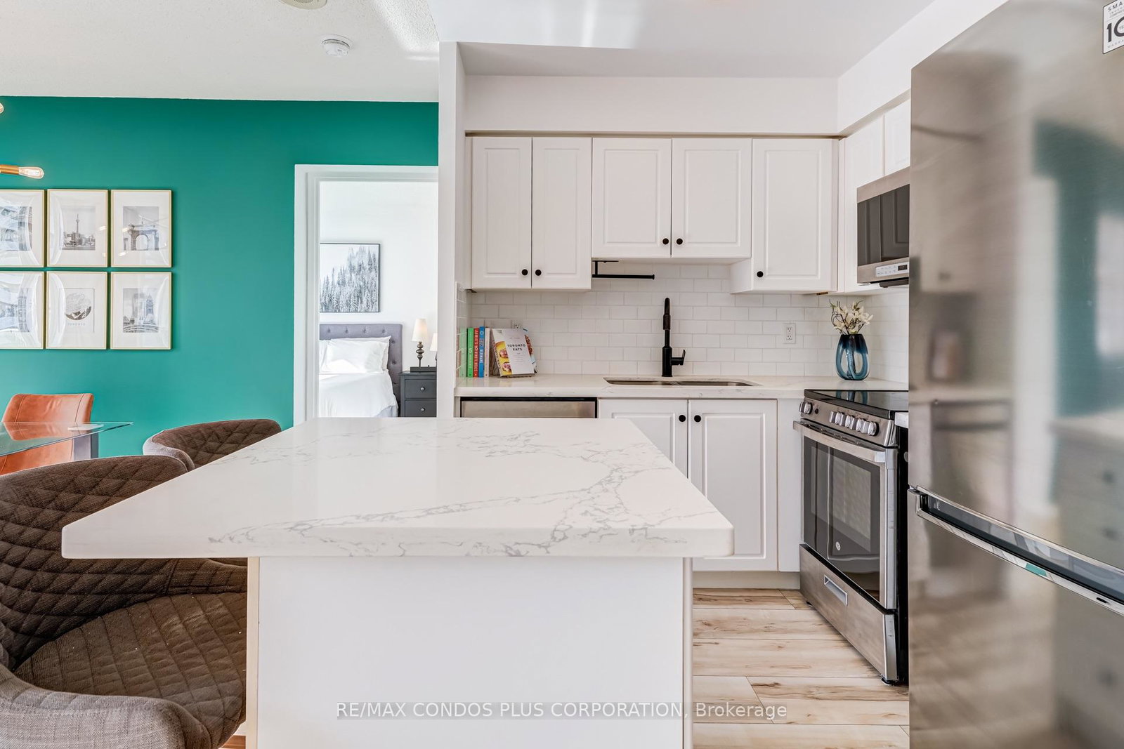 43-eglinton-avenue-e-toronto-toronto-ontario-c13720856