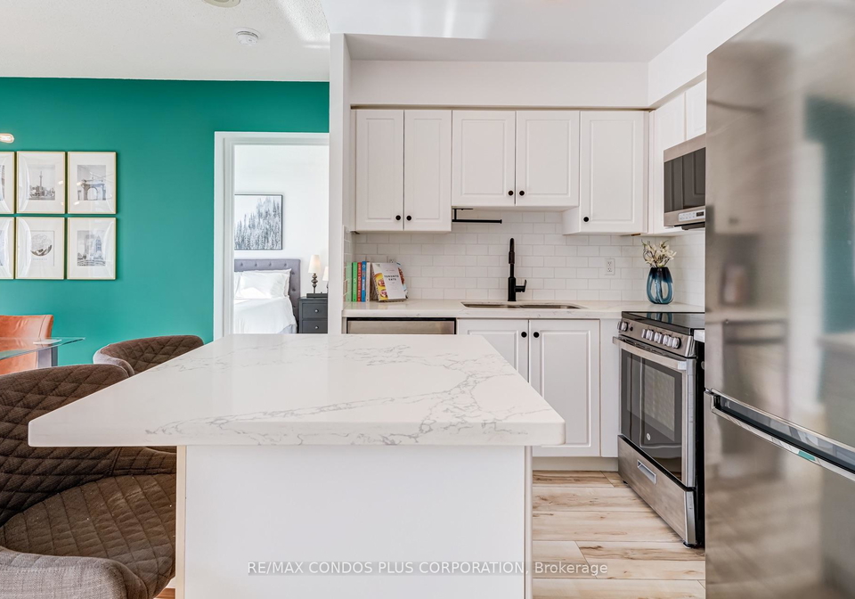 43-eglinton-avenue-e-toronto-toronto-ontario-c13720856
