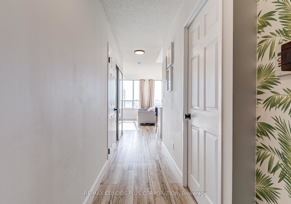43-eglinton-avenue-e-toronto-toronto-ontario-c13720856