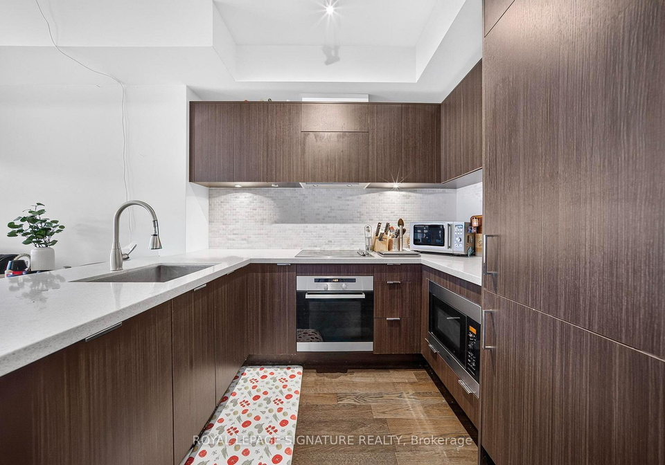 21-widmer-street-toronto-toronto-ontario-c13721074