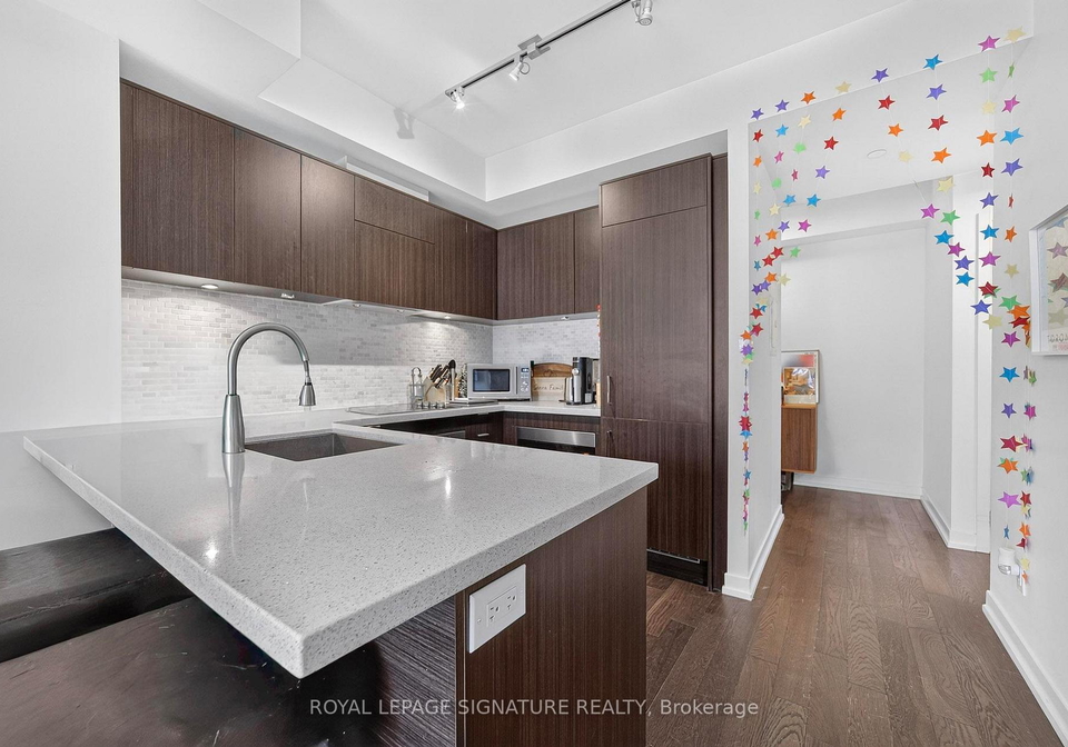 21-widmer-street-toronto-toronto-ontario-c13721074