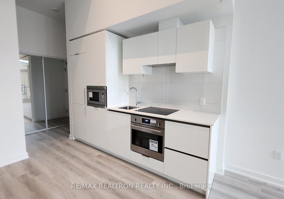 238-simcoe-street-toronto-toronto-ontario-c13721224