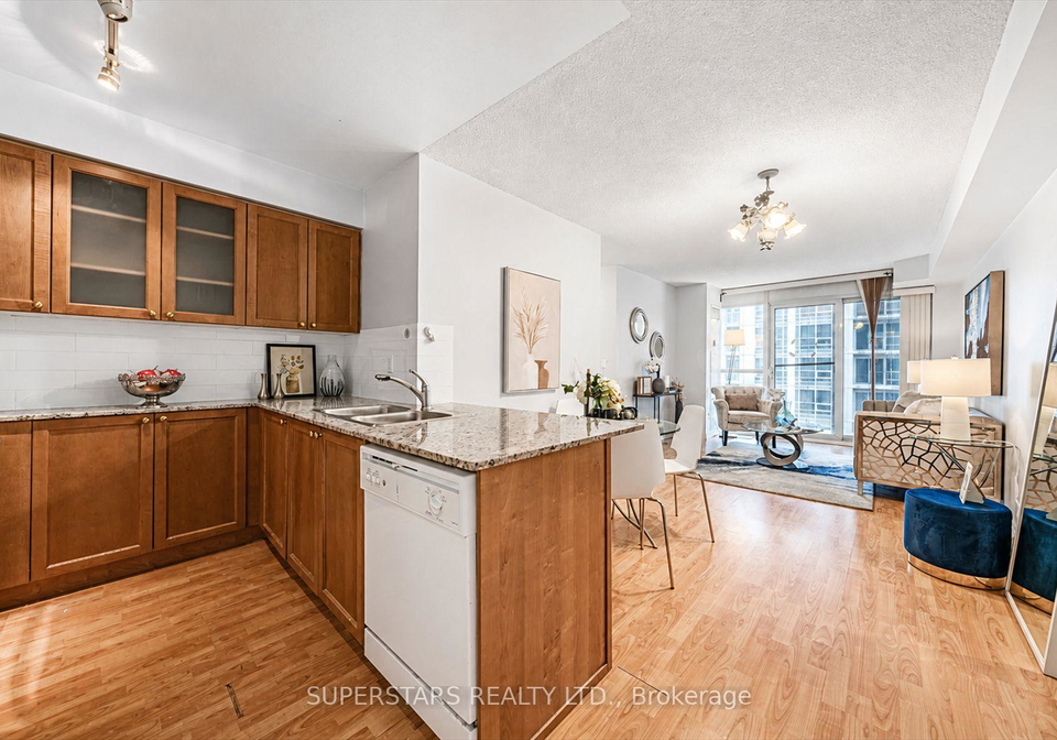 761-bay-street-toronto-toronto-ontario-c13721442