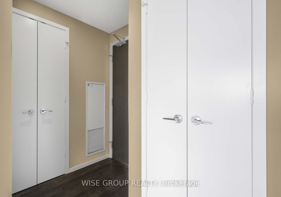 101-charles-street-e-toronto-toronto-ontario-c13721460