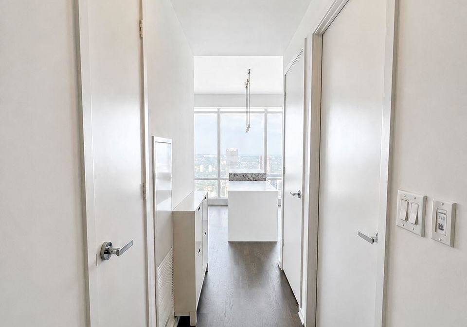 1-bloor-street-e-toronto-toronto-ontario-c13722116