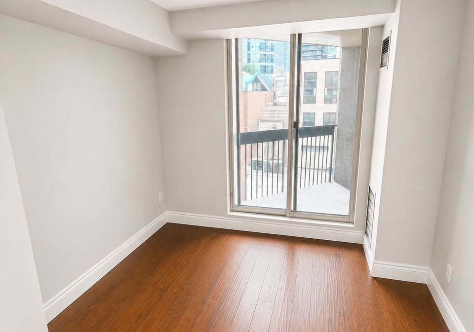 633-bay-street-toronto-toronto-ontario-c13722870