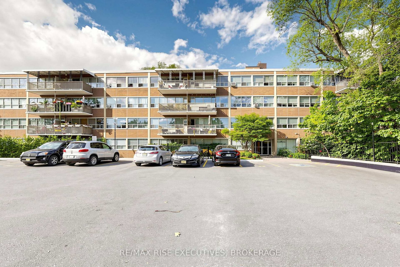 160-the-donway-w-toronto-north-york-ontario-c13723382