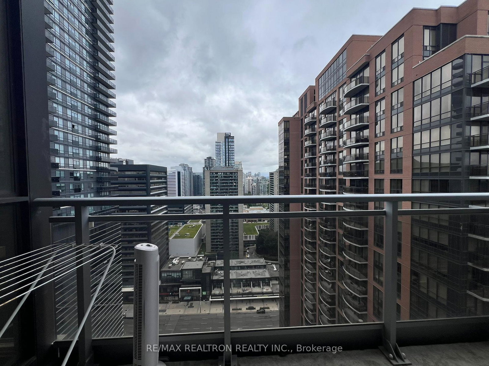 23-sheppard-avenue-e-toronto-north-york-ontario-c13723914