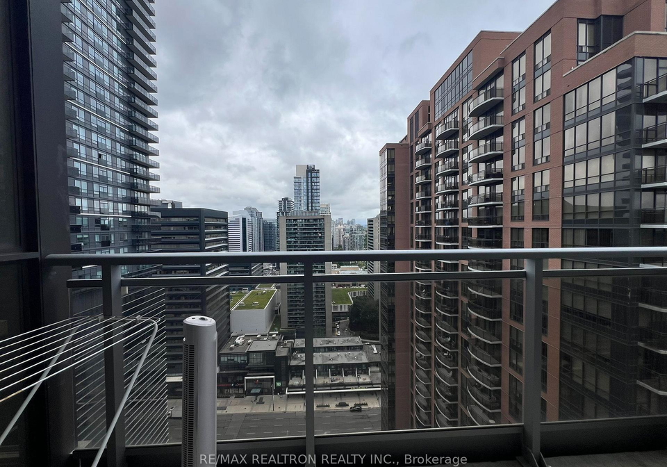 23-sheppard-avenue-e-toronto-north-york-ontario-c13723914