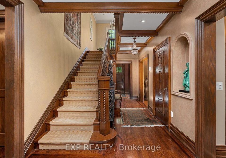 7-ridgewood-road-toronto-toronto-ontario-c13724236