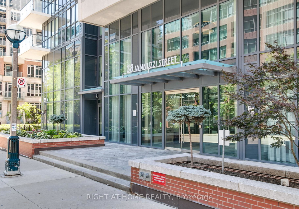 38-ianuzzi-street-toronto-toronto-ontario-c13724248