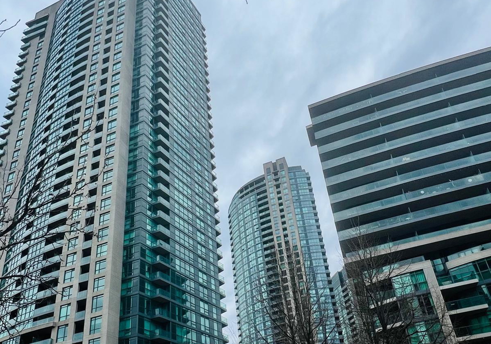 209-fort-york-boulevard-toronto-toronto-ontario-c13724588