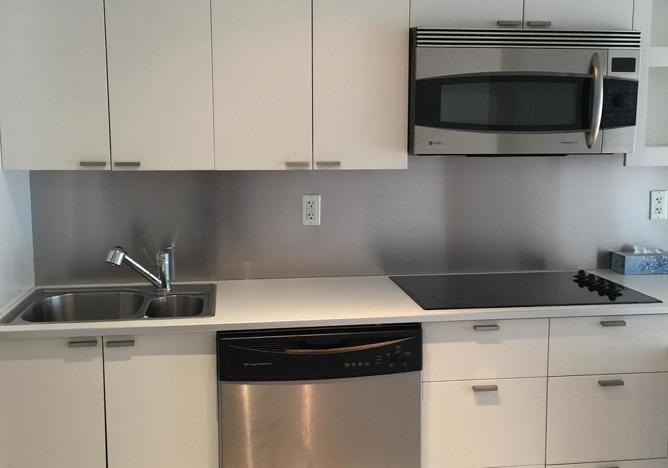 111-elizabeth-street-toronto-toronto-ontario-c13724604