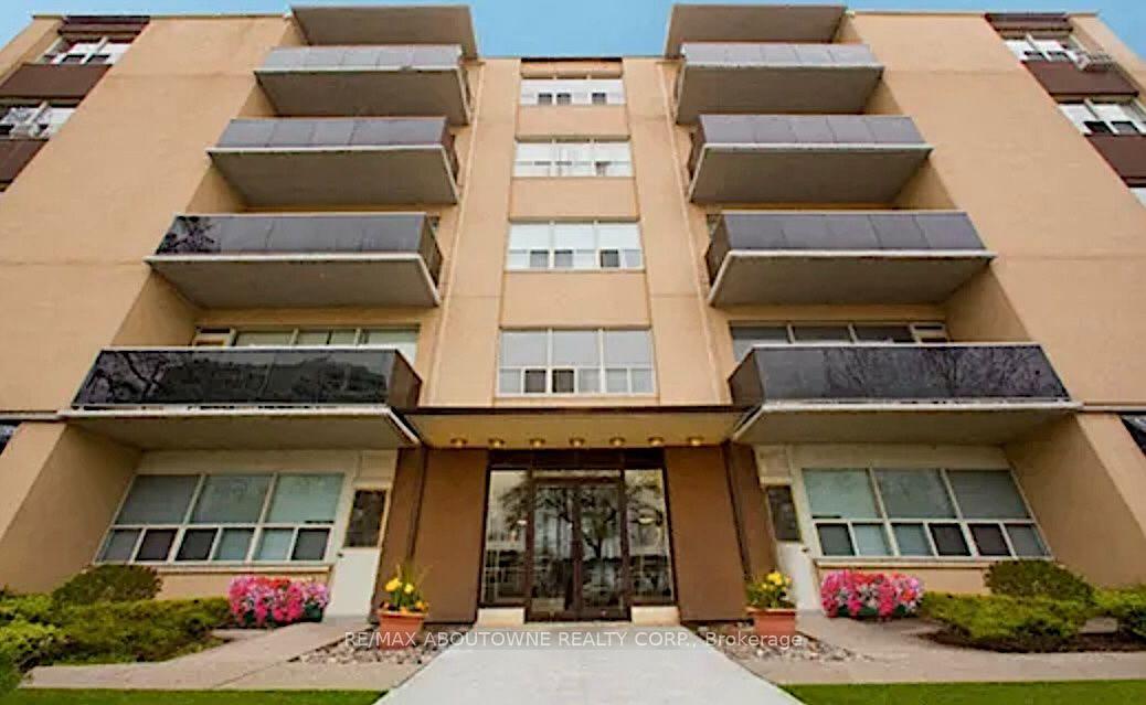 300-st-clair-avenue-w-toronto-toronto-ontario-c13724750