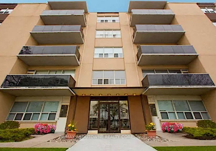 300-st-clair-avenue-w-toronto-toronto-ontario-c13724750