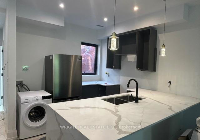 71-oxford-street-toronto-toronto-ontario-c13724898