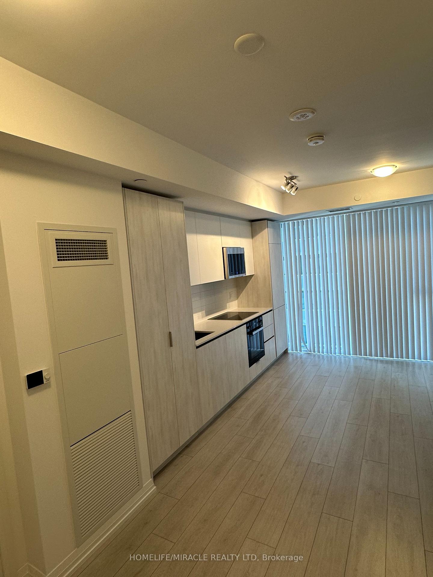 400-king-street-toronto-toronto-ontario-c13725300