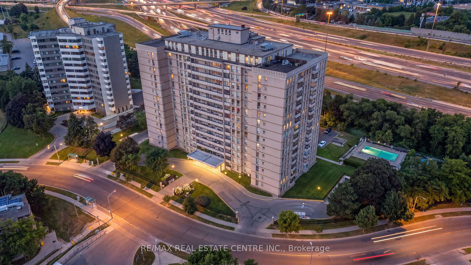 130-neptune-drive-toronto-toronto-ontario-c13725492