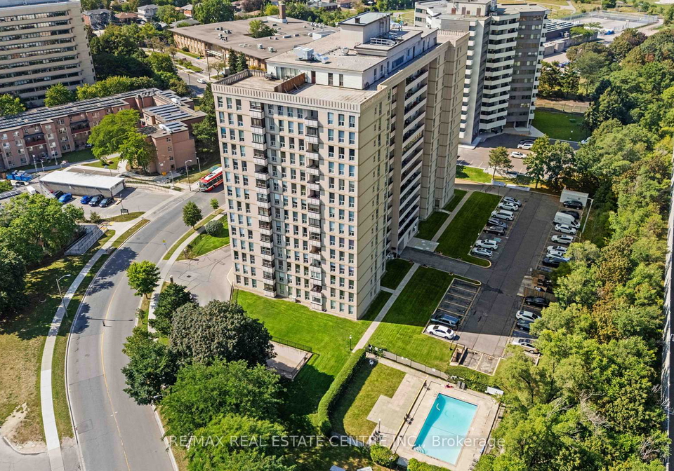 130-neptune-drive-toronto-toronto-ontario-c13725492